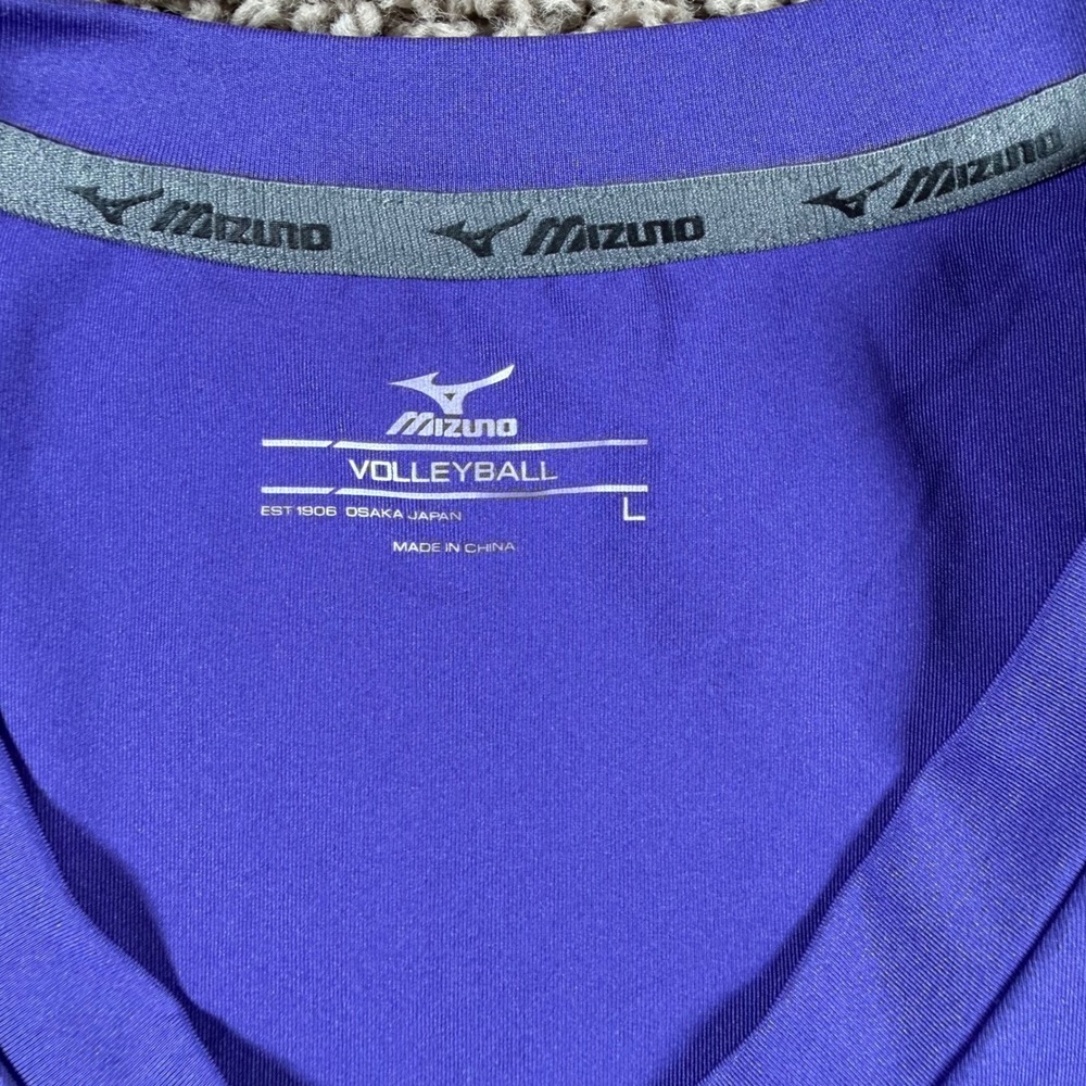 Mizuno Volleyball Jersey Womens Large Purple V-Neck Short Sleeve Active‎ Top NWT - Picture 2 of 8